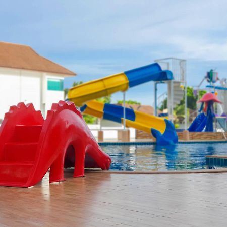 Saint Tropez Beach Hotel Chanthaburi Esterno foto