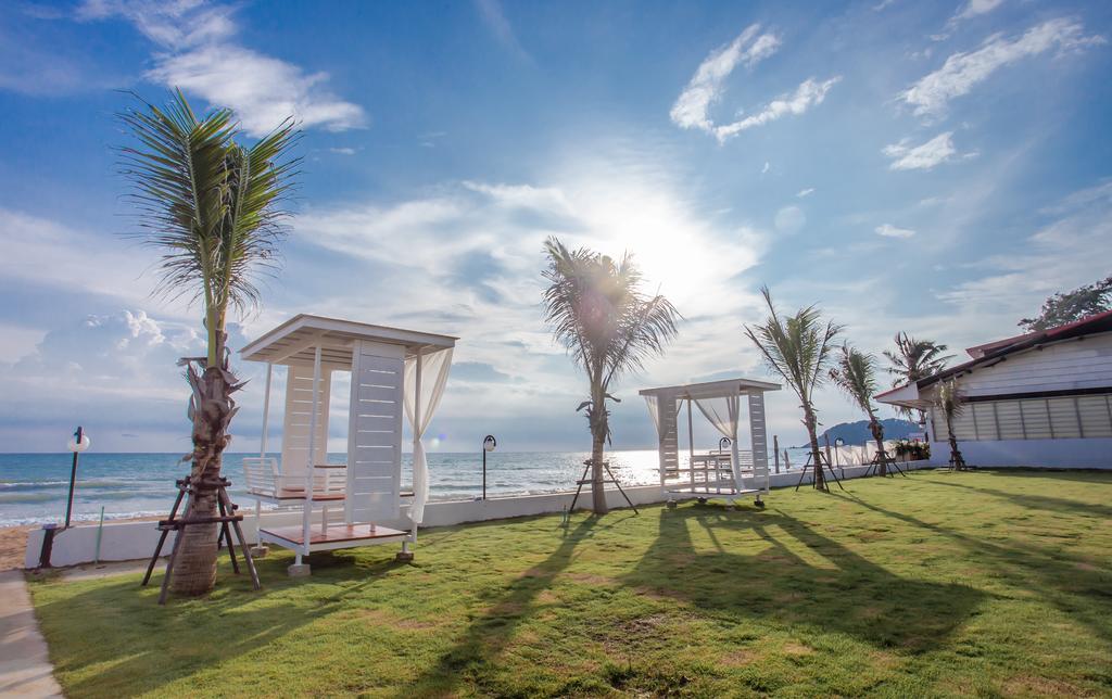 Saint Tropez Beach Hotel Chanthaburi Esterno foto