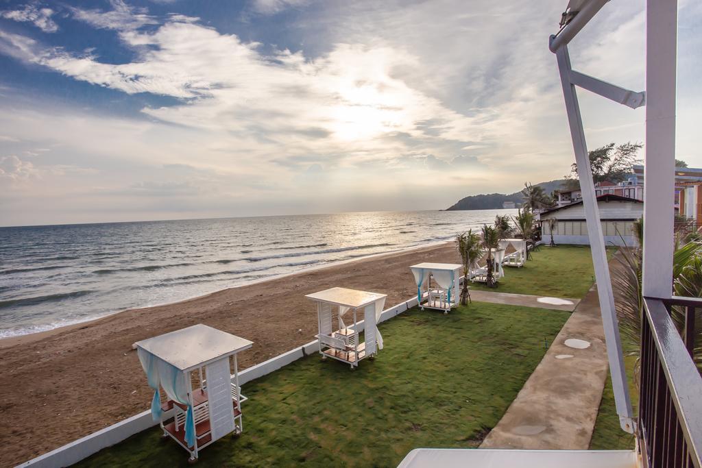 Saint Tropez Beach Hotel Chanthaburi Esterno foto