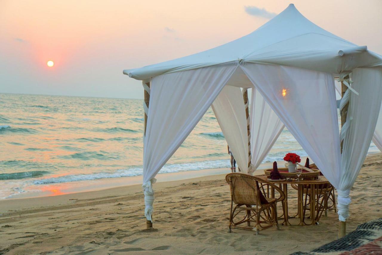 Saint Tropez Beach Hotel Chanthaburi Esterno foto