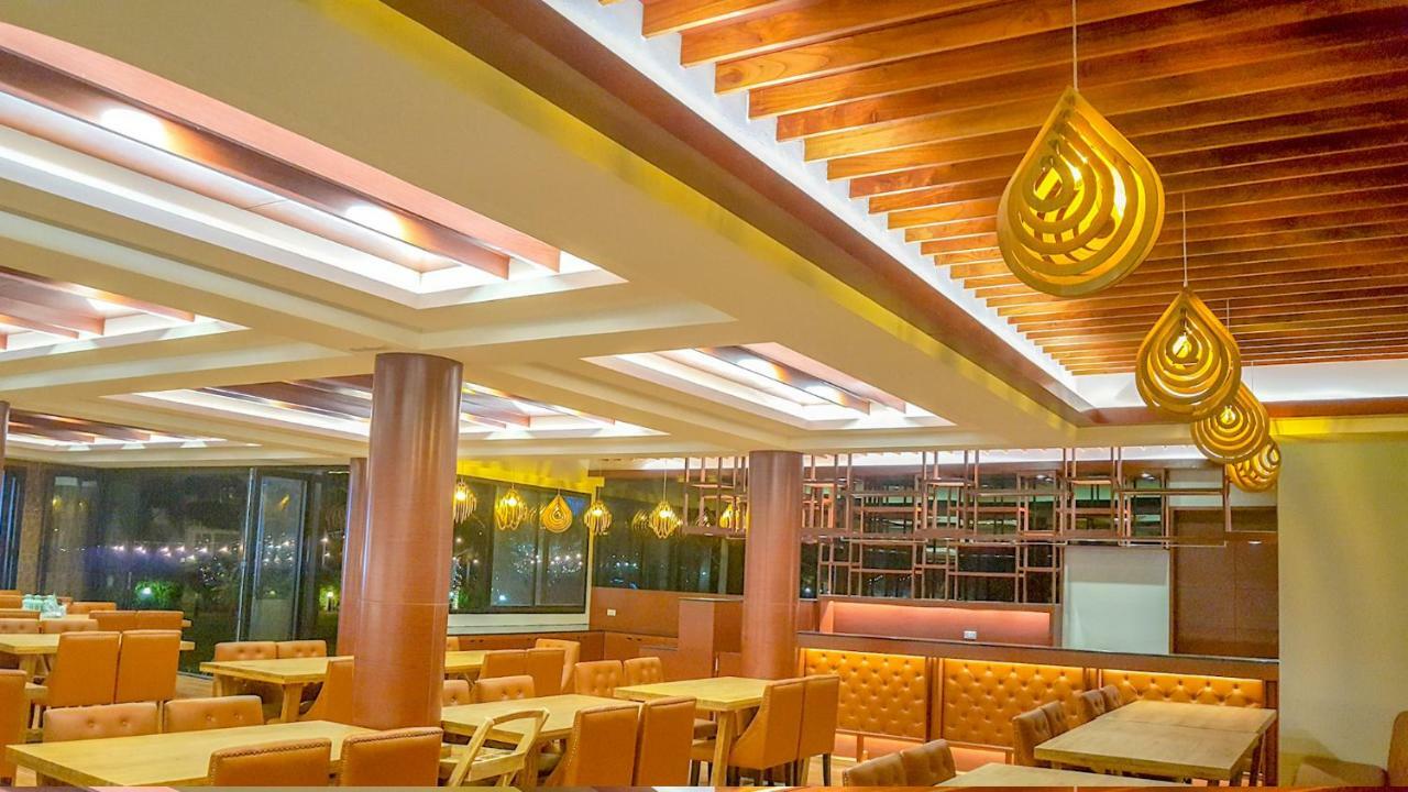 Saint Tropez Beach Hotel Chanthaburi Esterno foto