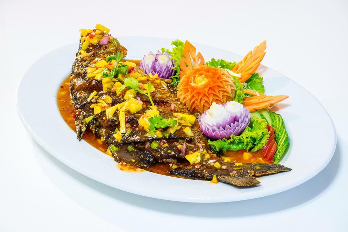 Saint Tropez Beach Hotel Chanthaburi Esterno foto
