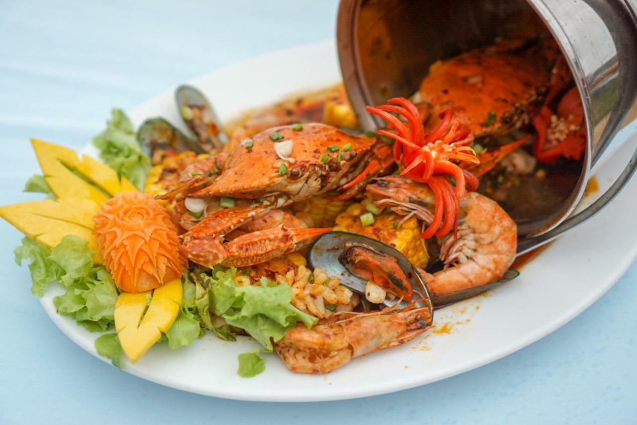 Saint Tropez Beach Hotel Chanthaburi Esterno foto
