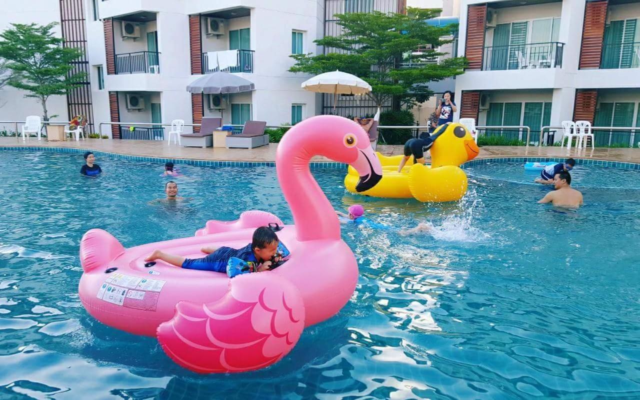 Saint Tropez Beach Hotel Chanthaburi Esterno foto