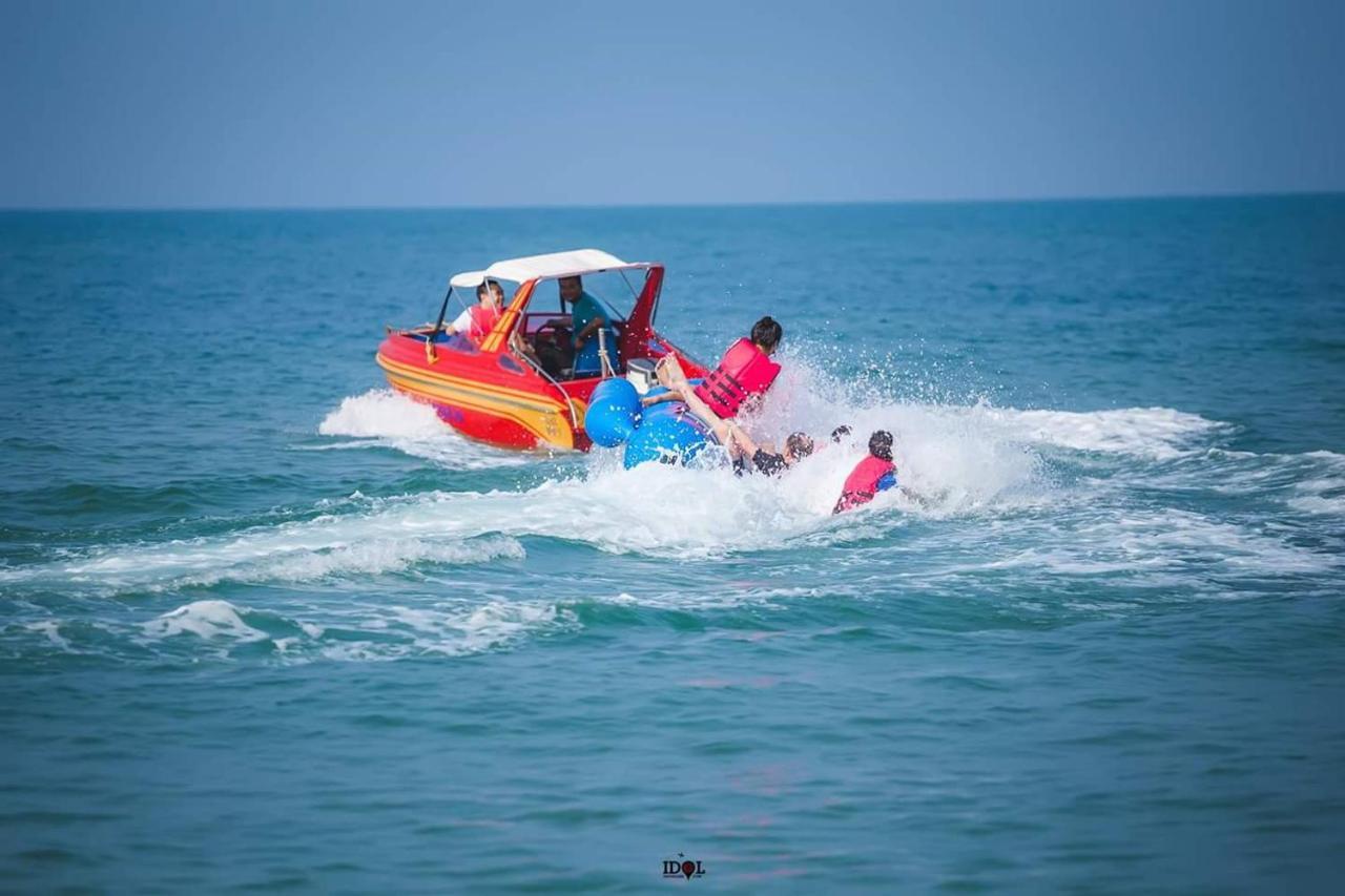 Saint Tropez Beach Hotel Chanthaburi Esterno foto